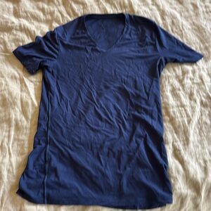 Ice breaker merino t shirt size medium undershirt. Barley worn